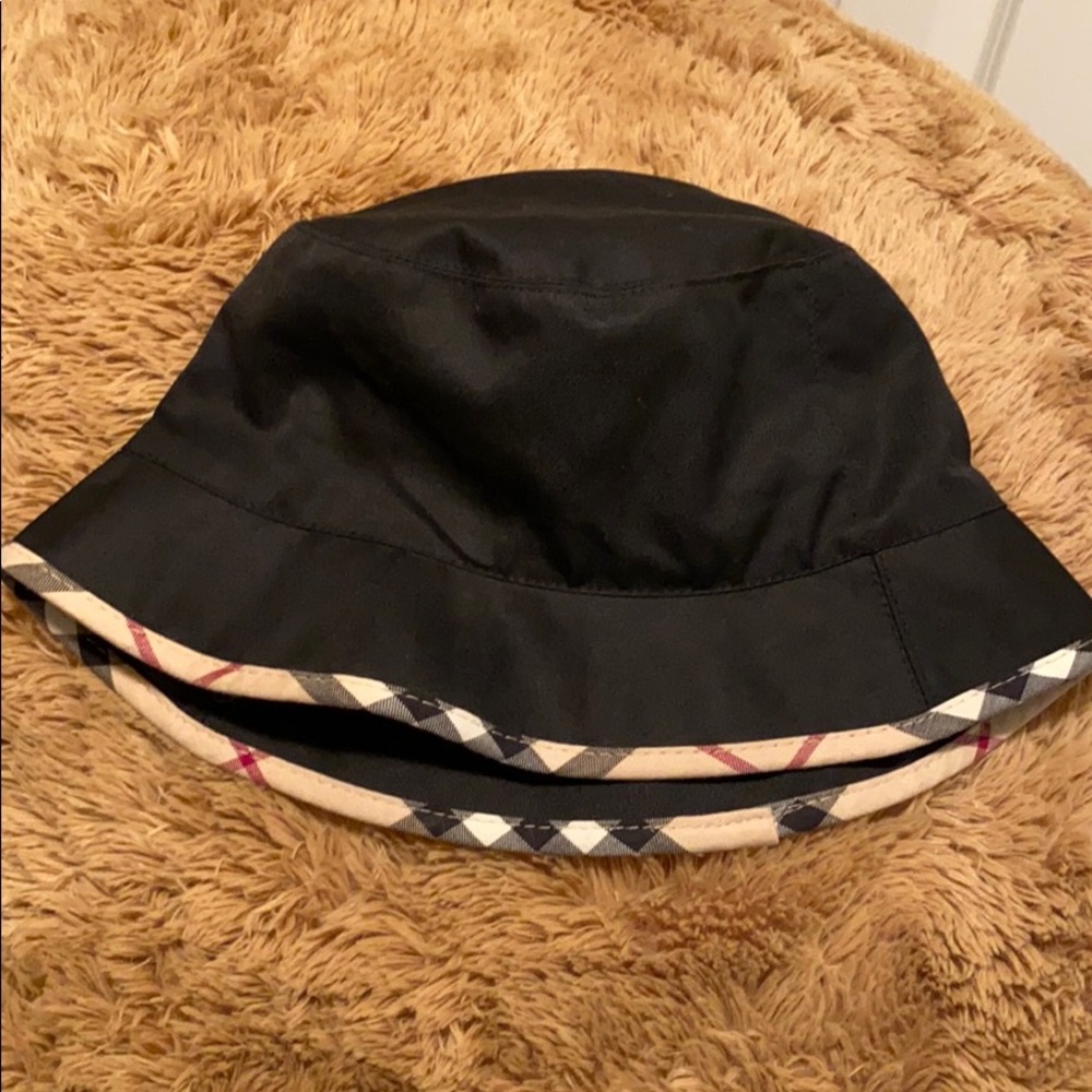 Black Burberry Bucket Hat with Nova Check Trim